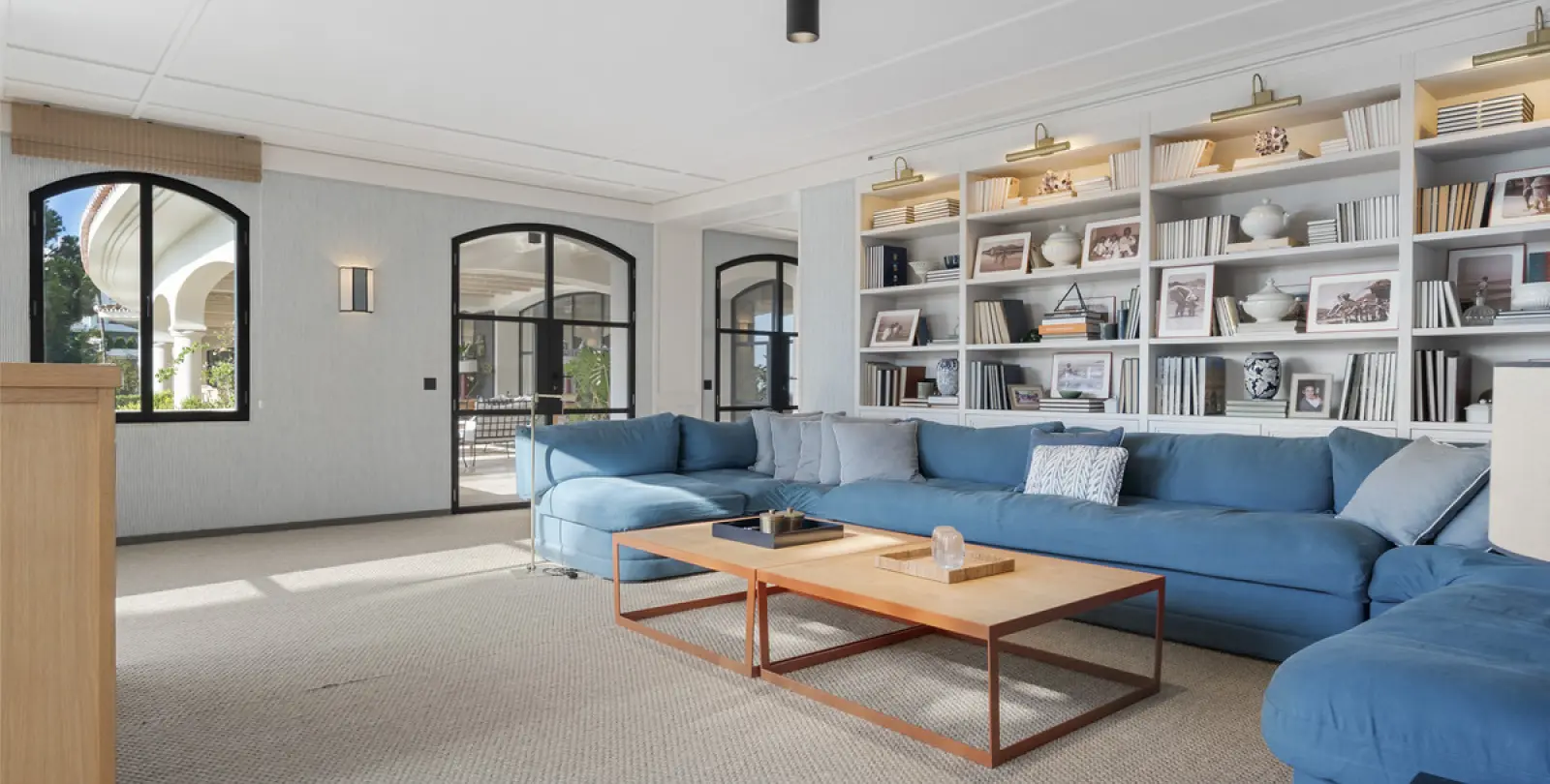 Short-term rent of detached villa in The Golden Mile 67