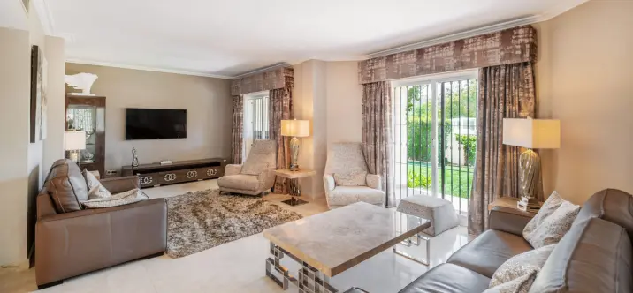 Alquiler a corto plazo de adosado en Benahavís 1