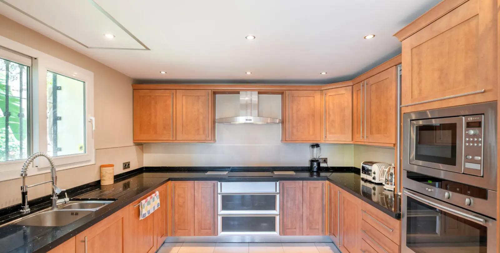 Short-term rent of townhouse in Benahavís 4