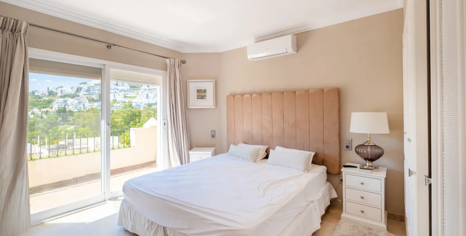 Short-term rent of townhouse in Benahavís 9