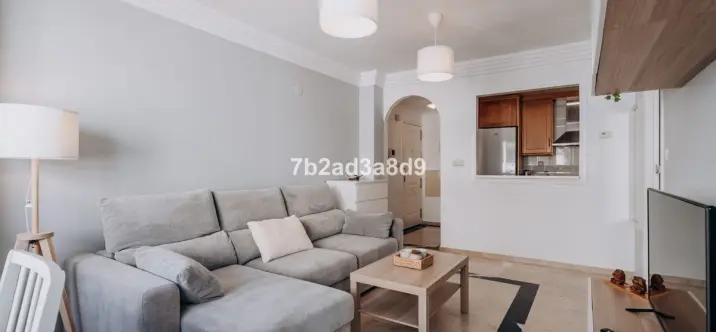 Alquiler a largo plazo de apartamento en planta media en Marbella 1
