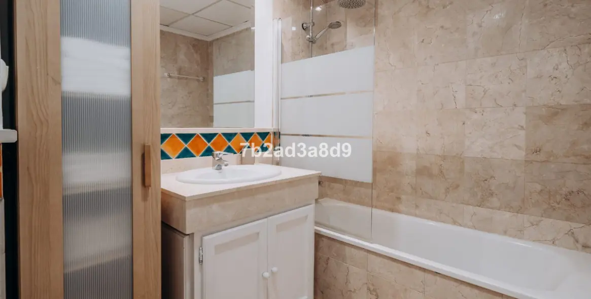 Long-term rent of middle floor apartment in Marbella 22