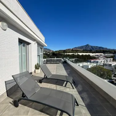 Long-term rent of penthouse in Nueva Andalucía