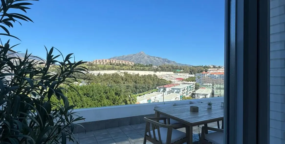 Alquiler a largo plazo de ático en Nueva Andalucía 6