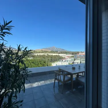 Long-term rent of penthouse in Nueva Andalucía