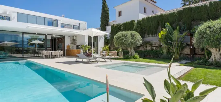 Долгосрочная аренда  отдельно стоящей виллы в Benahavís 0