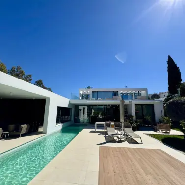 Долгосрочная аренда  отдельно стоящей виллы в Benahavís