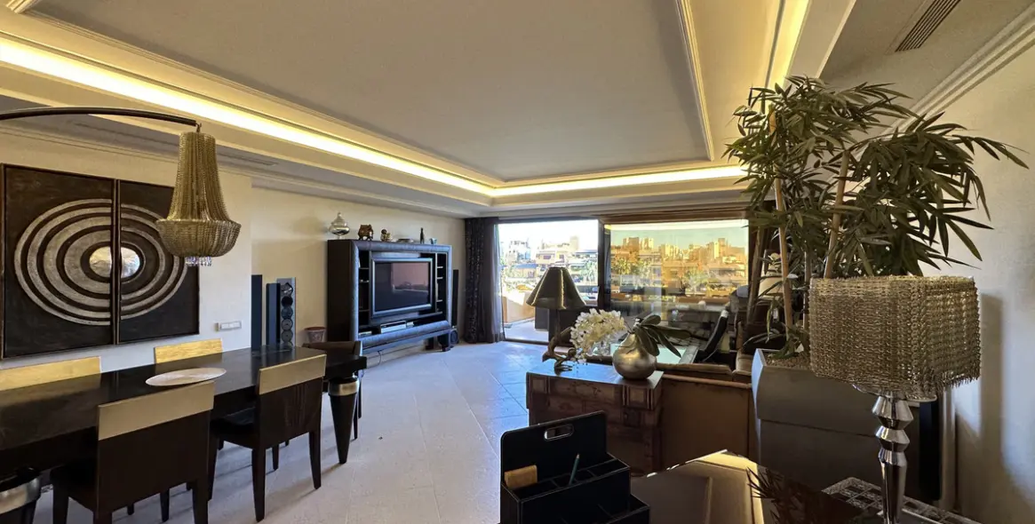 Alquiler a largo plazo de apartamento en planta media en Estepona 3