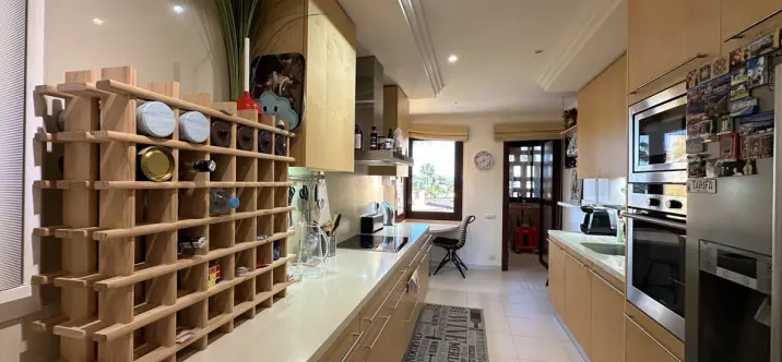 Long-term rent of middle floor apartment in Estepona 3