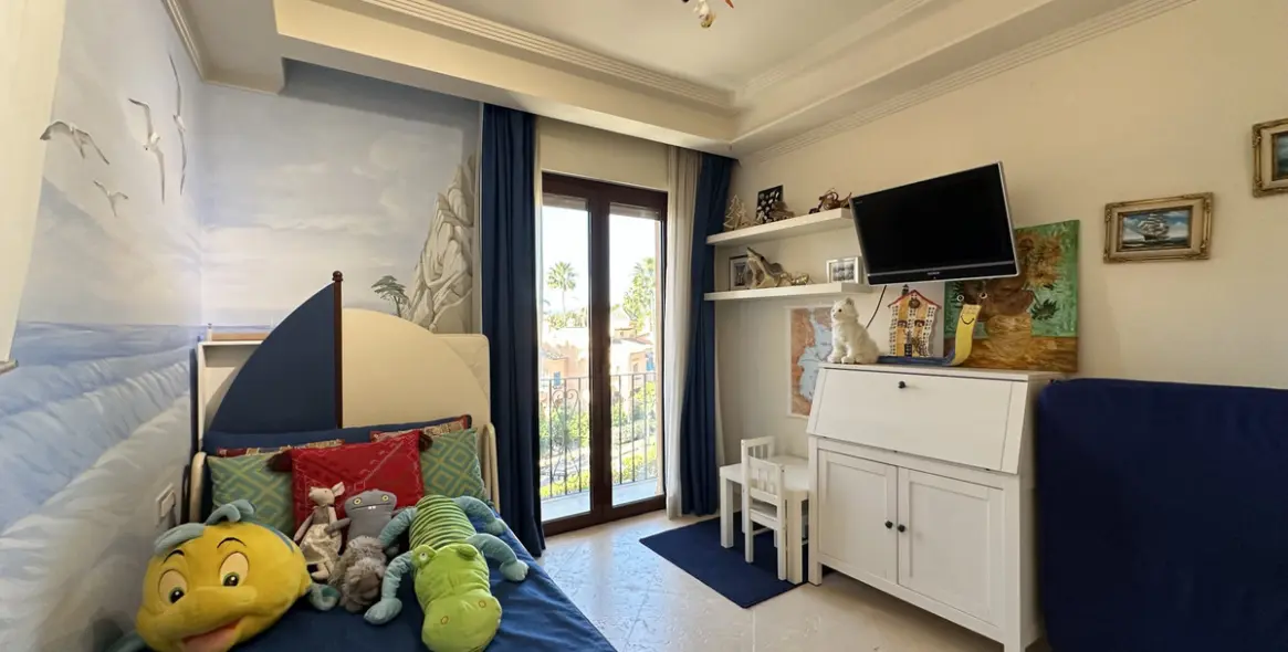 Alquiler a largo plazo de apartamento en planta media en Estepona 23