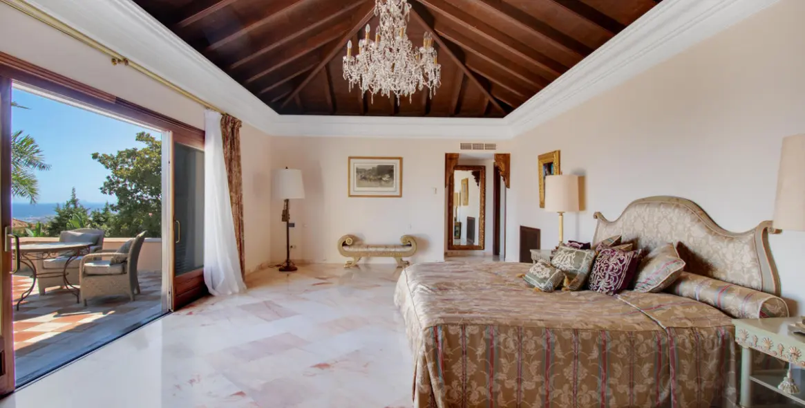 Долгосрочная аренда  отдельно стоящей виллы в Sierra Blanca 18