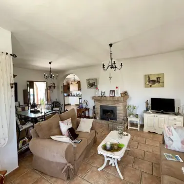 Sale of detached villa in Periana