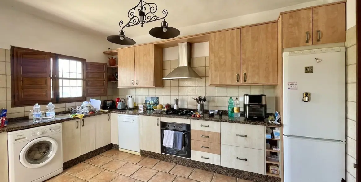 Sale of detached villa in Periana 9