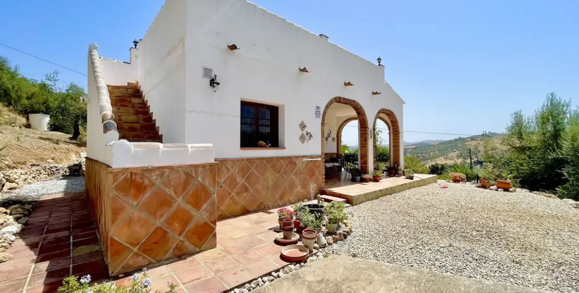 Sale of detached villa in Periana 23