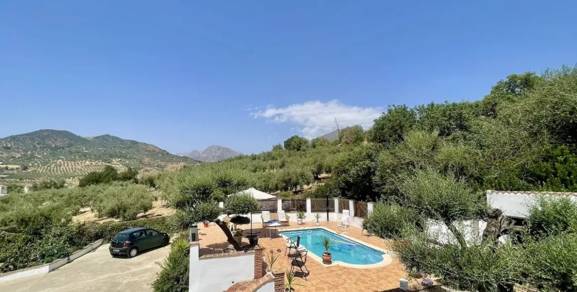 Sale of detached villa in Periana 27