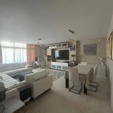 Sale of middle floor apartment in Punta Chullera