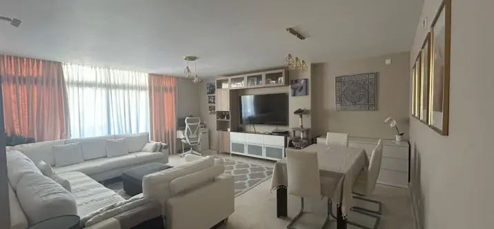 Sale of middle floor apartment in Punta Chullera 2