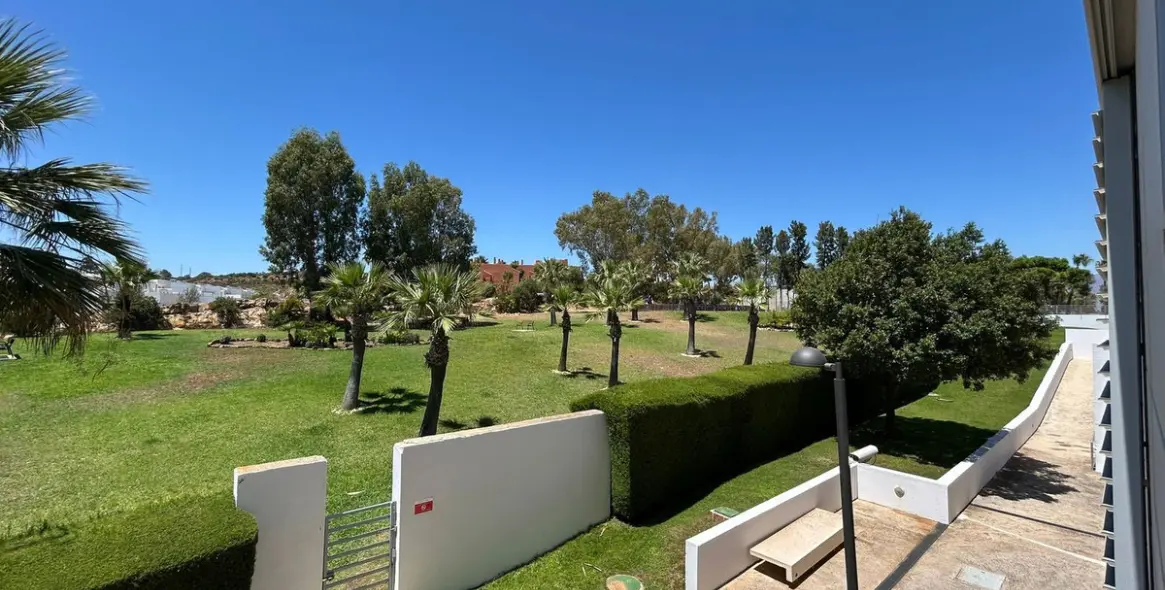 Sale of middle floor apartment in Punta Chullera 20