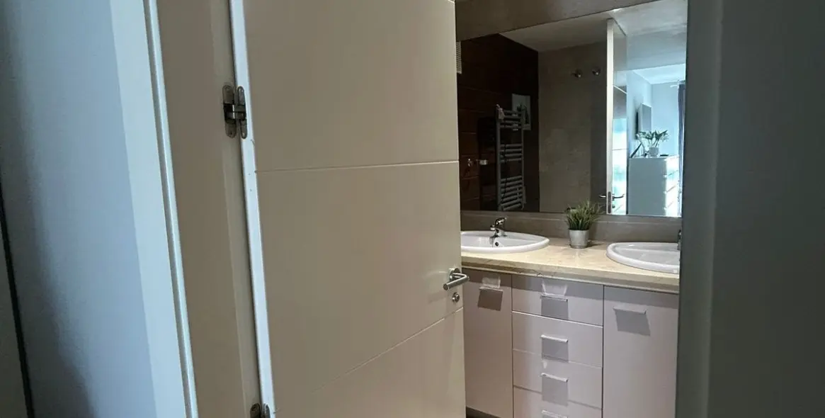 Sale of middle floor apartment in Punta Chullera 23