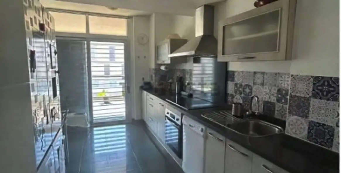 Sale of middle floor apartment in Punta Chullera 25