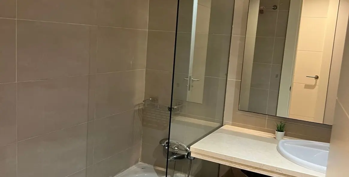 Sale of middle floor apartment in Punta Chullera 28