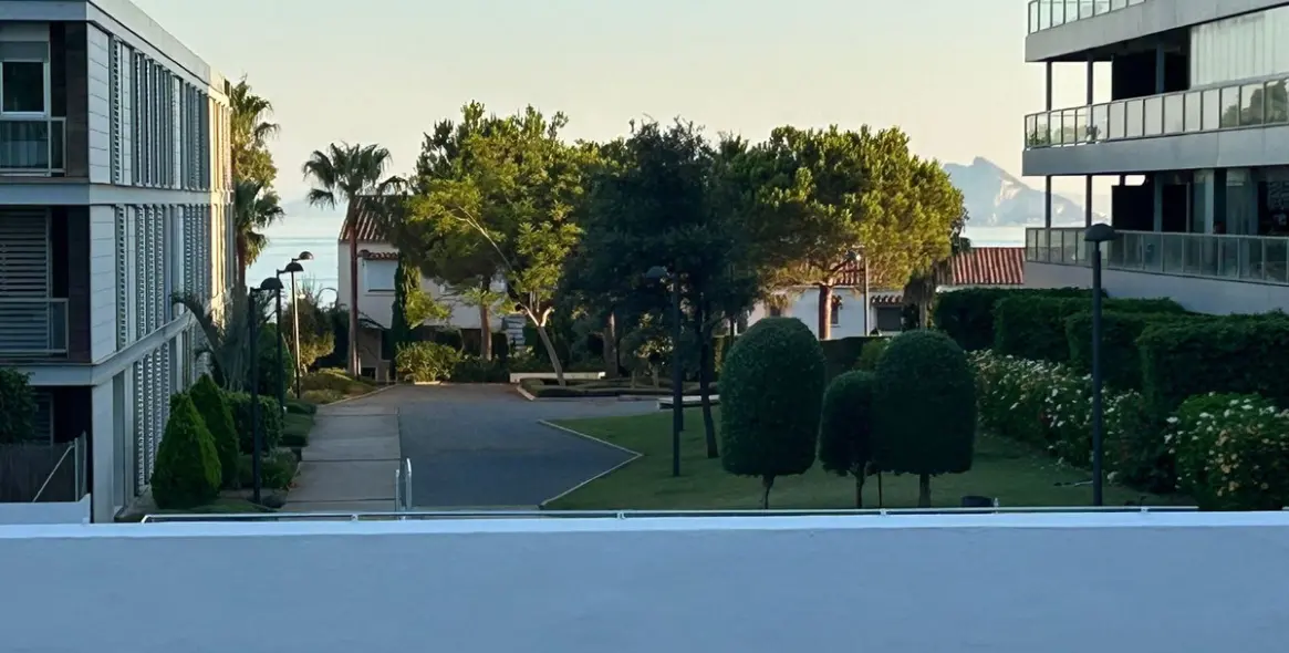 Sale of middle floor apartment in Punta Chullera 31