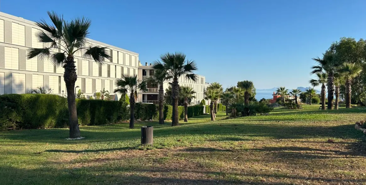 Sale of middle floor apartment in Punta Chullera 40