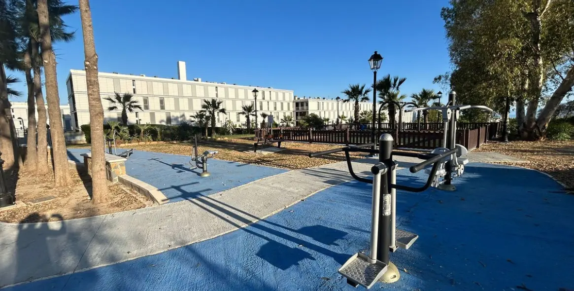 Sale of middle floor apartment in Punta Chullera 41