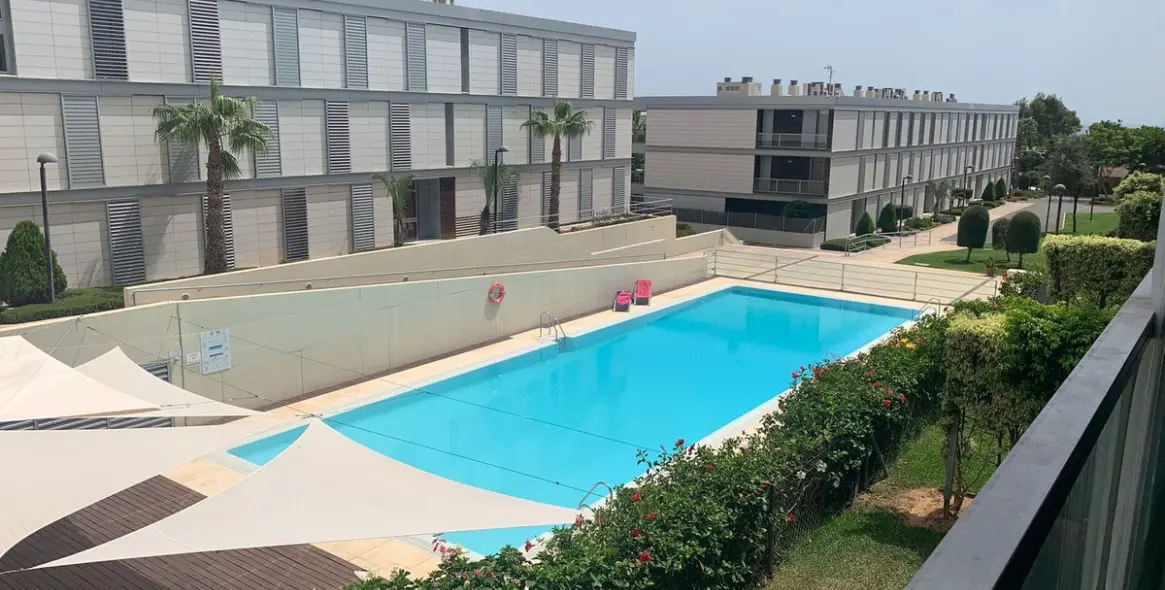 Sale of middle floor apartment in Punta Chullera 43