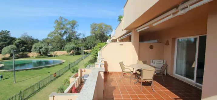 Продажа апартаментов на среднем этаже в Elviria 0