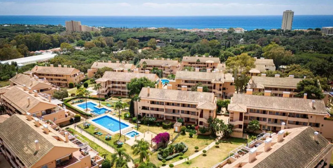 Продажа апартаментов на среднем этаже в Elviria 2