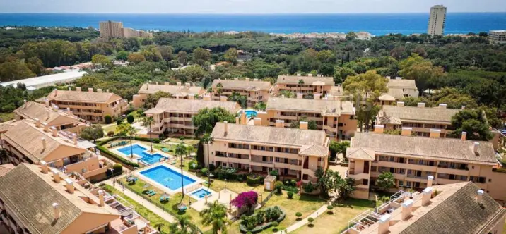 Продажа апартаментов на среднем этаже в Elviria 1