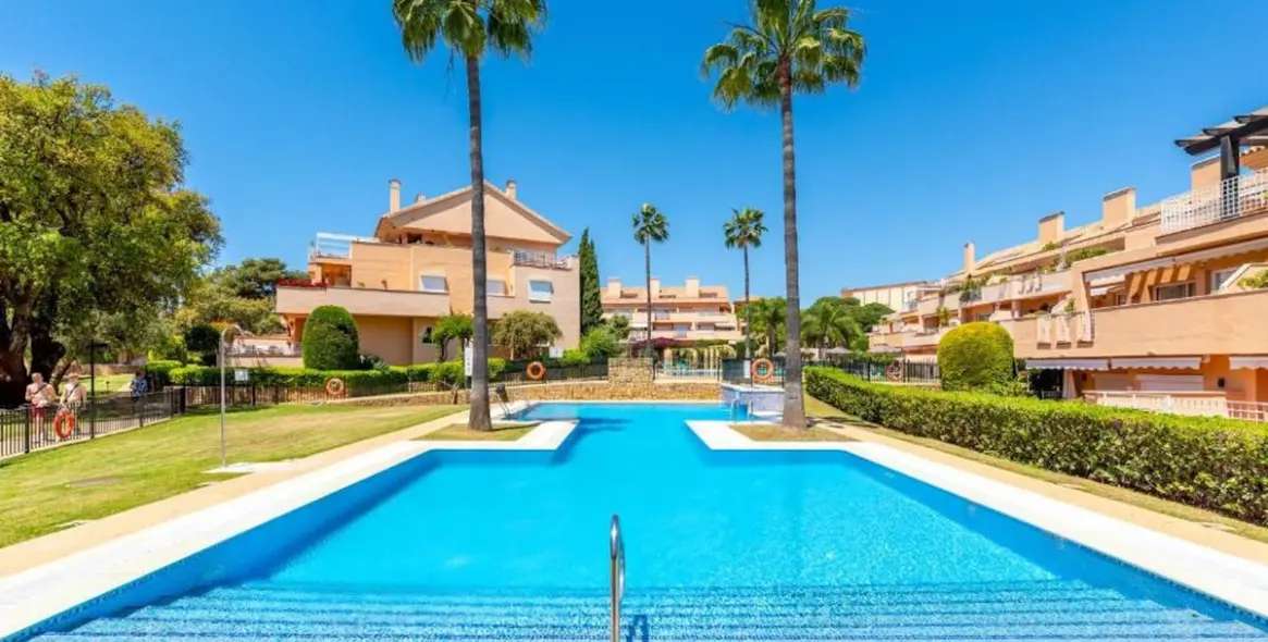 Продажа апартаментов на среднем этаже в Elviria 3