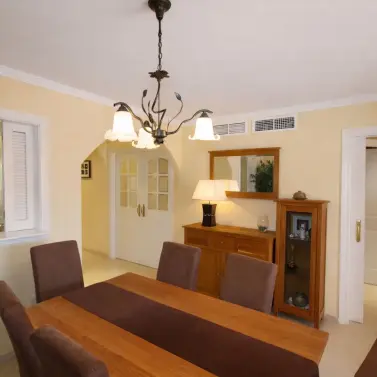 Продажа апартаментов на среднем этаже в Elviria