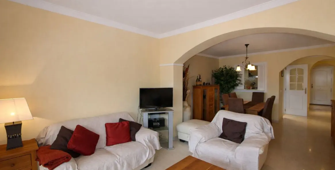 Продажа апартаментов на среднем этаже в Elviria 9