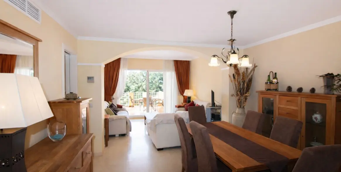 Продажа апартаментов на среднем этаже в Elviria 10