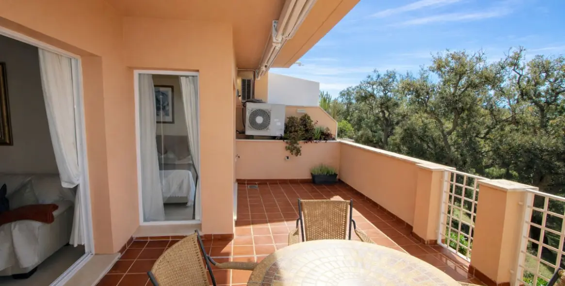 Продажа апартаментов на среднем этаже в Elviria 12