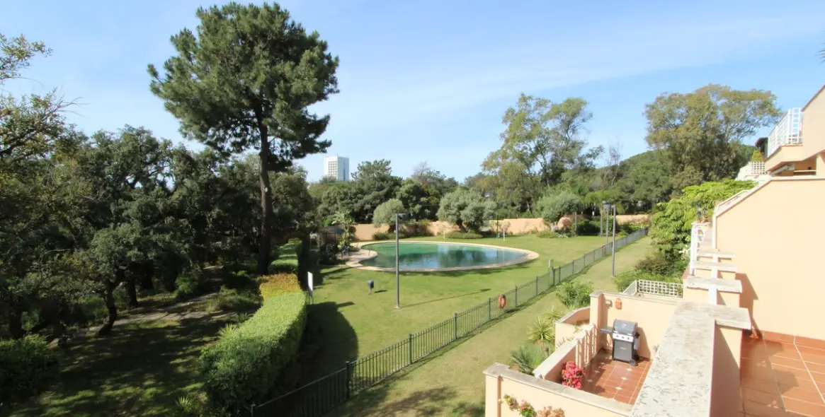 Продажа апартаментов на среднем этаже в Elviria 17