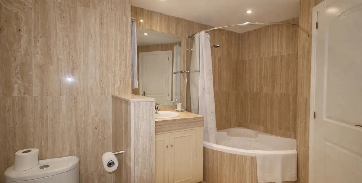 Продажа апартаментов на среднем этаже в Elviria 22