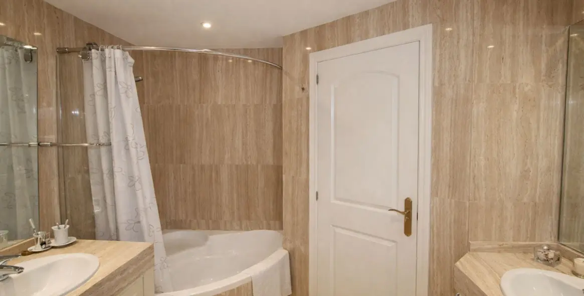 Продажа апартаментов на среднем этаже в Elviria 24