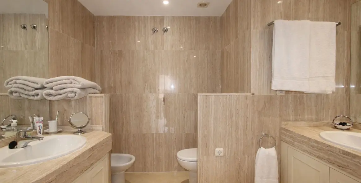 Продажа апартаментов на среднем этаже в Elviria 25