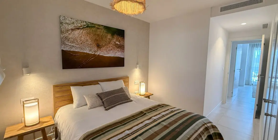 Venta de apartamento en planta media en Selwo 7