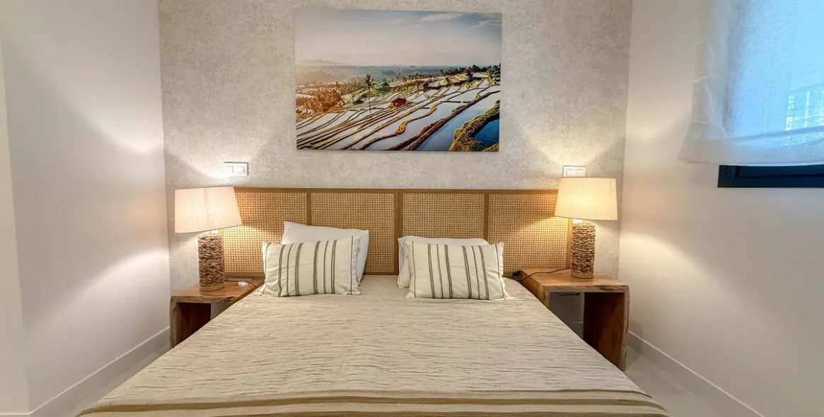 Venta de apartamento en planta media en Selwo 10