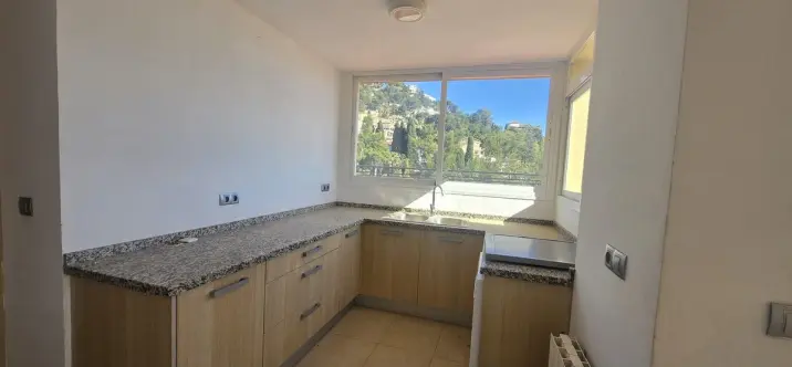 Venta de ático en El Palo 4