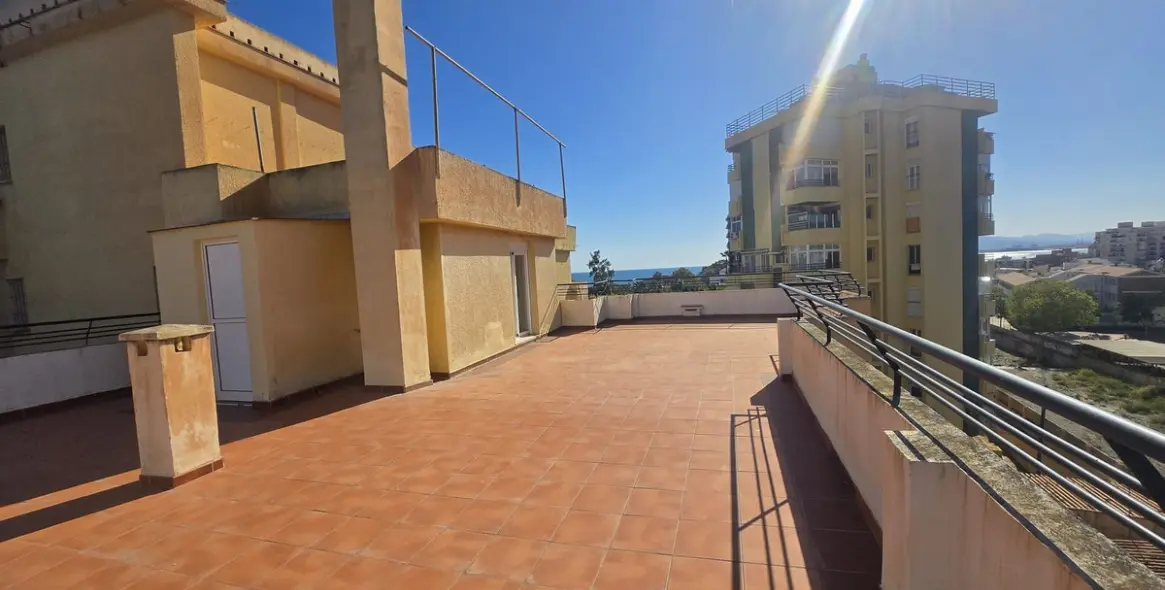 Venta de ático en El Palo 6