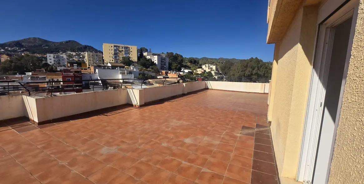 Venta de ático en El Palo 10