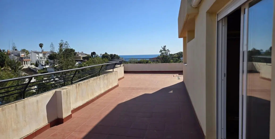 Venta de ático en El Palo 11