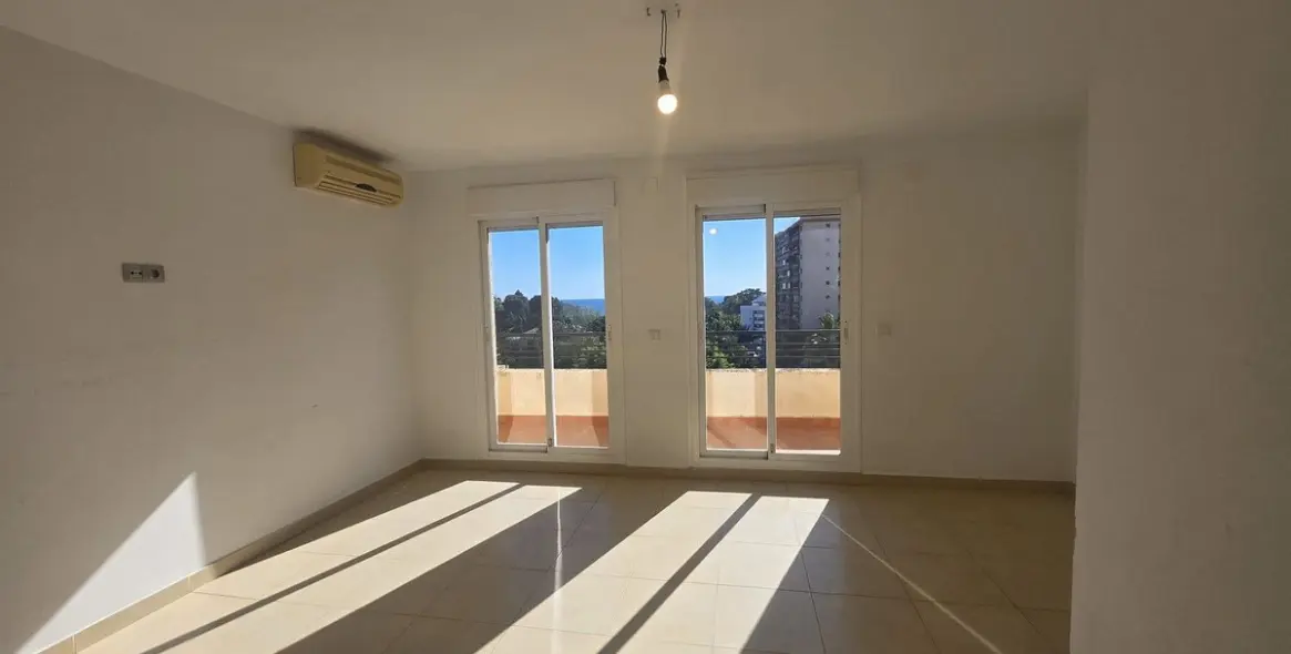 Venta de ático en El Palo 12