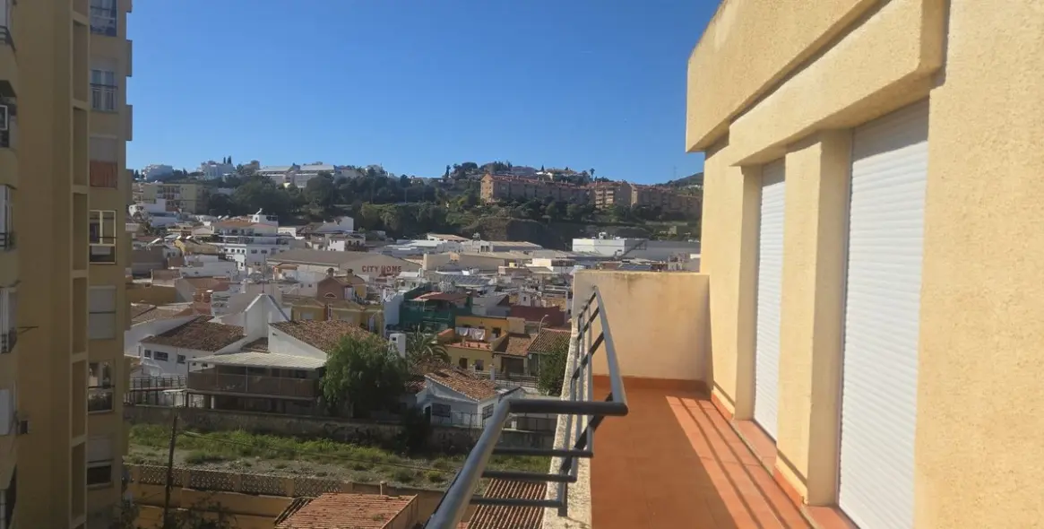 Venta de ático en El Palo 18