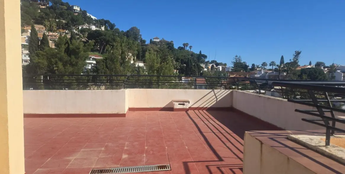 Venta de ático en El Palo 19